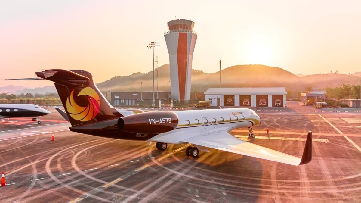 Ngày khai thác chuyến bay đầu tiên